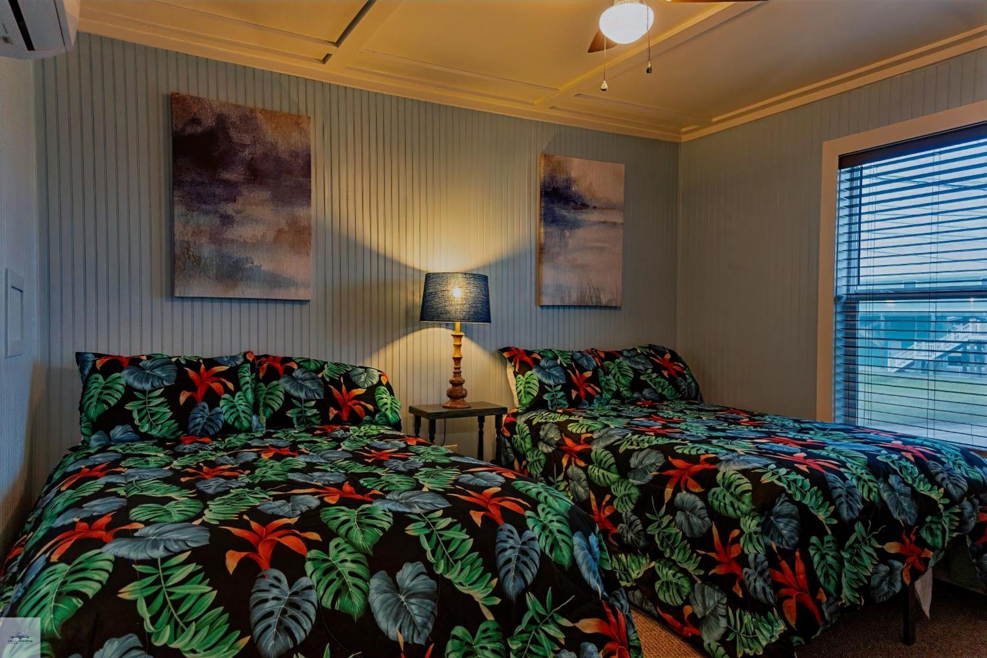 Blue Dolphin Inn And Cottages Grand Isle Kültér fotó