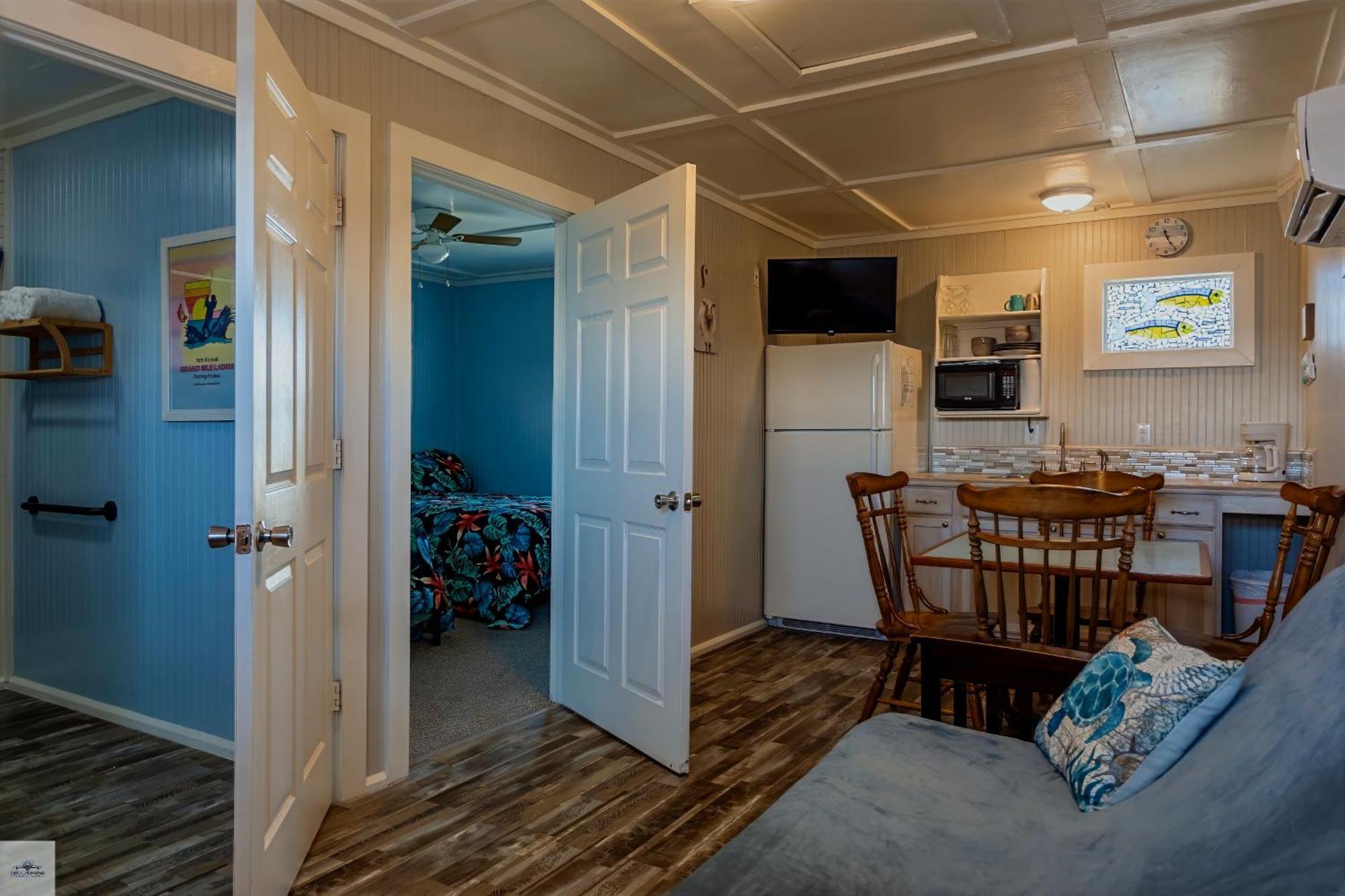 Blue Dolphin Inn And Cottages Grand Isle Kültér fotó