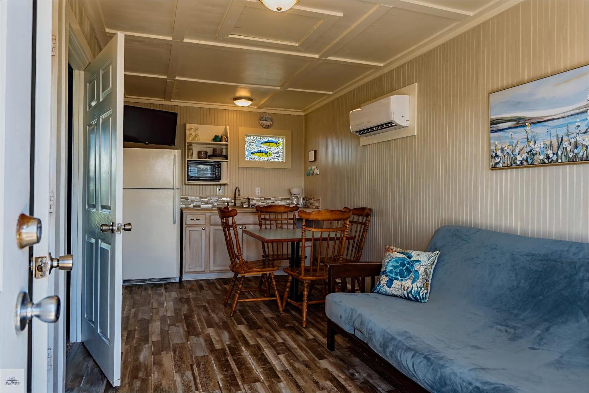Blue Dolphin Inn And Cottages Grand Isle Kültér fotó
